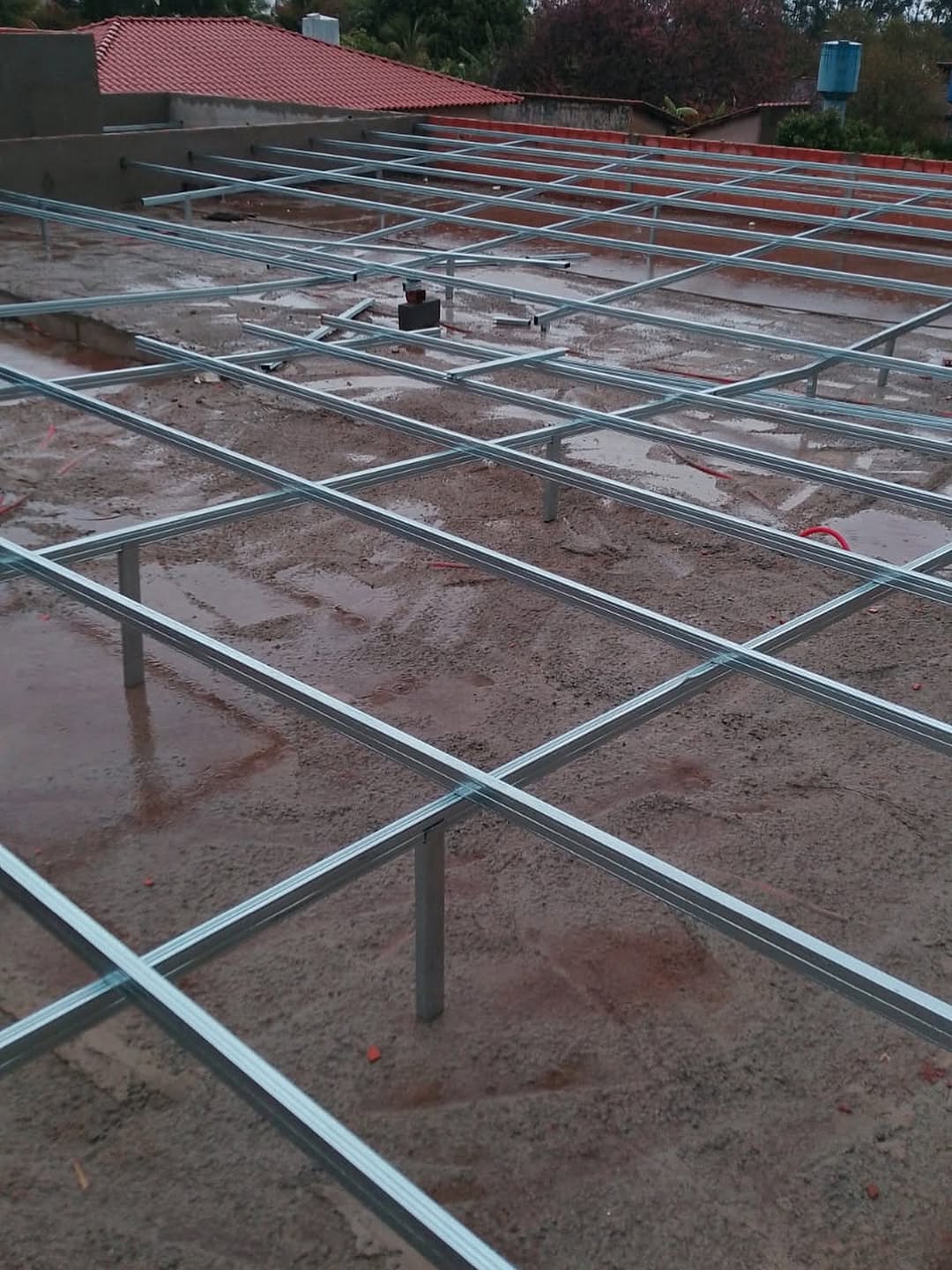 Montagem de perfis galvanizados